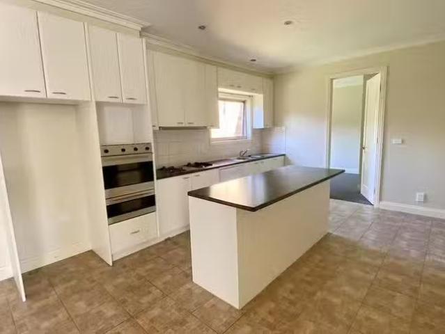 For Rent! 2/20 Mount Street, Glen Waverley, VIC 3150