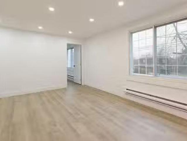 Nice 2220 Av. Nightingale, Dorval, QC, H9S 2J9 lease for lea.
