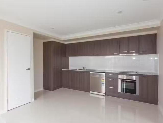 Just in! 2/22 Monarch Street, Rosewood, QLD 4340