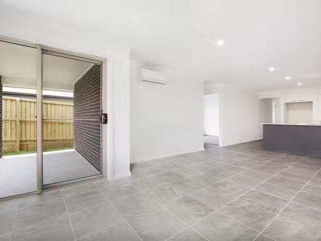 New 2/27 Varsity Parkway, Thrumster, NSW 2444
