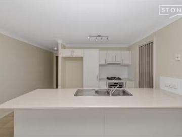 Unique 2/27 Connel Drive, Heddon Greta Apartment for rent Lis.