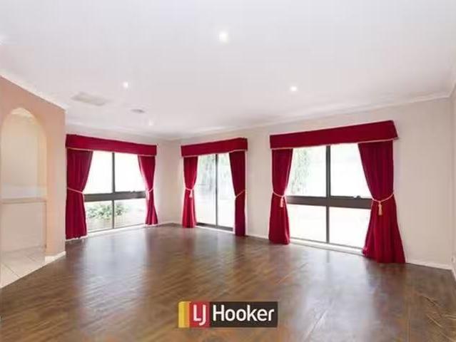 Nice 2/24 Burnett Street, Kaleen, ACT 2617