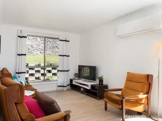 Just in! 2/25 Floreat Crescent, TREVALLYN, TAS 7250 House fo.