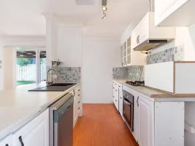 Just in! 2/29 Cambridge Drive, Greenfields, WA 6210