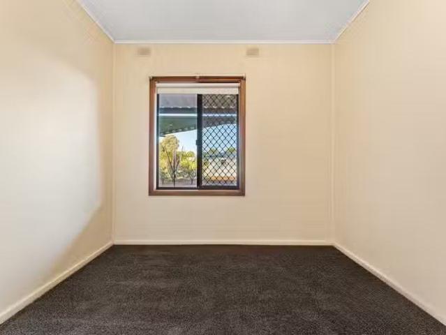 Unique 22 Mckenzie Road, Elizabeth Downs, SA 5113