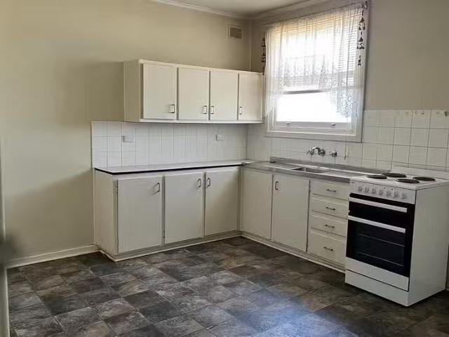Deal! 22 Best Street, Murray Bridge, SA 5253