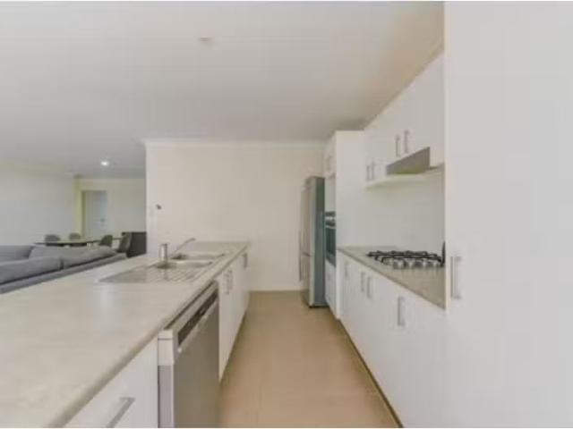 Nice 22 Gungurru Close, TAMWORTH House for rent Listed by Tam.