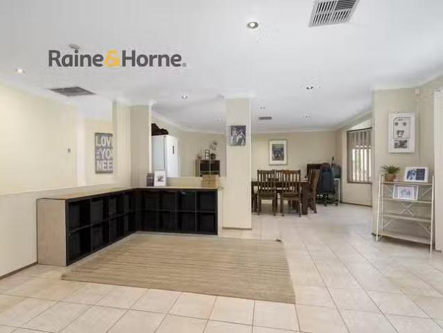 Deal! 22 Huskisson Street, Prestons, NSW 2170