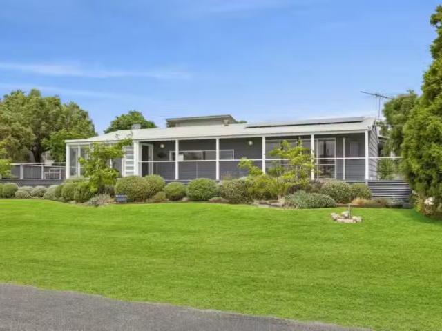 Charming 22 Rayleigh Avenue, Queenscliff VIC 3225 House For.