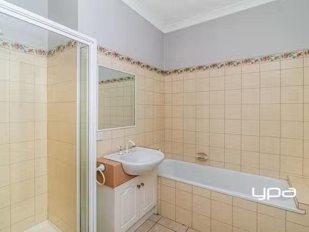 Cozy 22 Sunbrook Court, Sunbury, VIC 3429