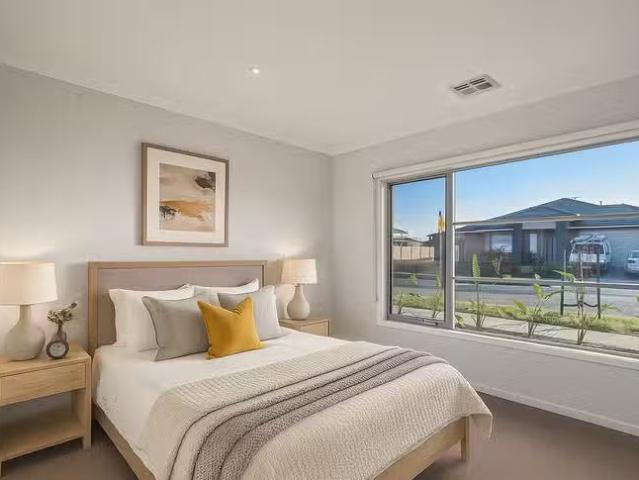 For Rent! 22 Yosemite Street, Point Cook, VIC 3030