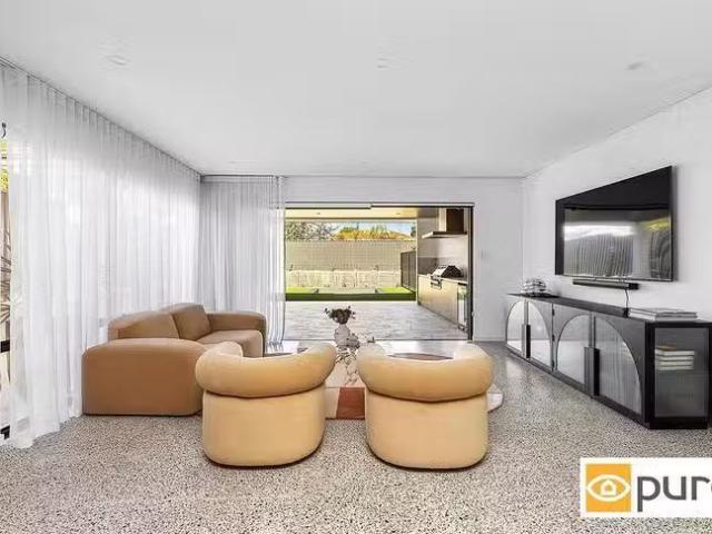 Deal! 22B Bradley Street, Yokine, WA 6060