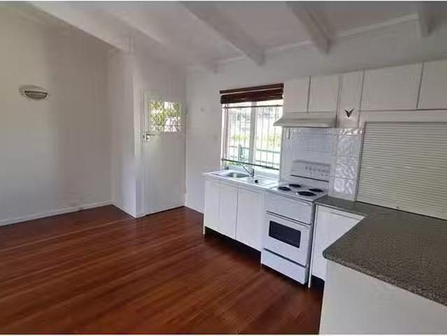 Deal! 2/33 South Street, Yeerongpilly, QLD 4105