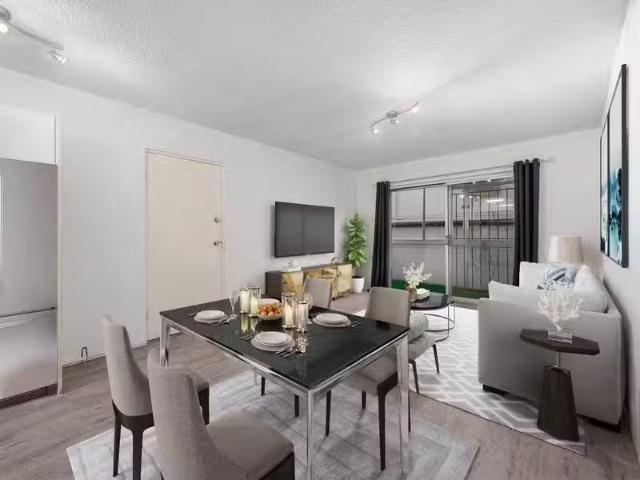 New 2/302 Cavendish Road, COORPAROO Apartment for rent Listed.