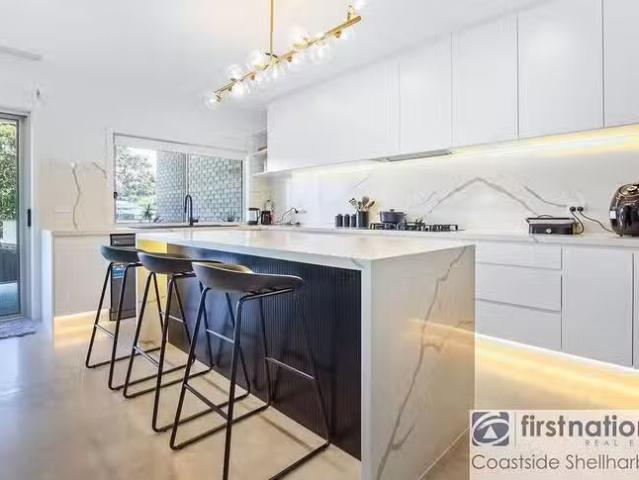 Nice 2/37 Whimbrel Avenue, Lake Heights, NSW 2502