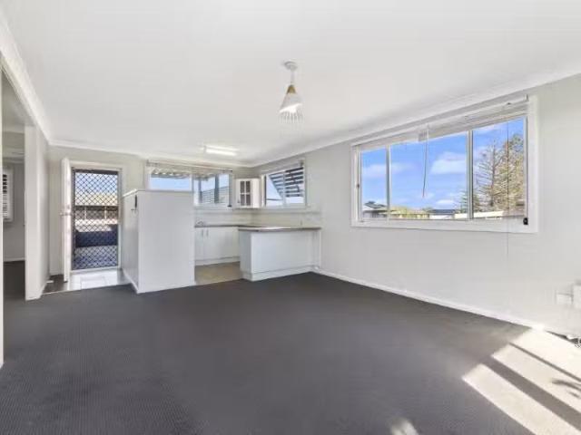 New 2/34 Wilfred Barrett Drive, The Entrance North Apartment f.