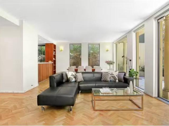 Cozy 2/39 Mona Road, Darling Point Apartment for rent Listed.