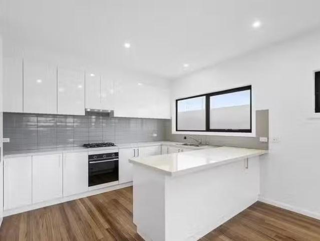 Rental! 23 Malpas Street, Preston, VIC 3072