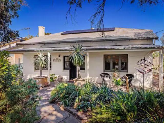 Nice 23 Millswood Crescent, Millswood SA 5034