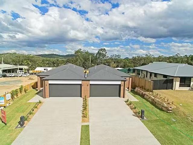 Charming 2/3 Ocean Park Avenue, Yeppoon, QLD 4703