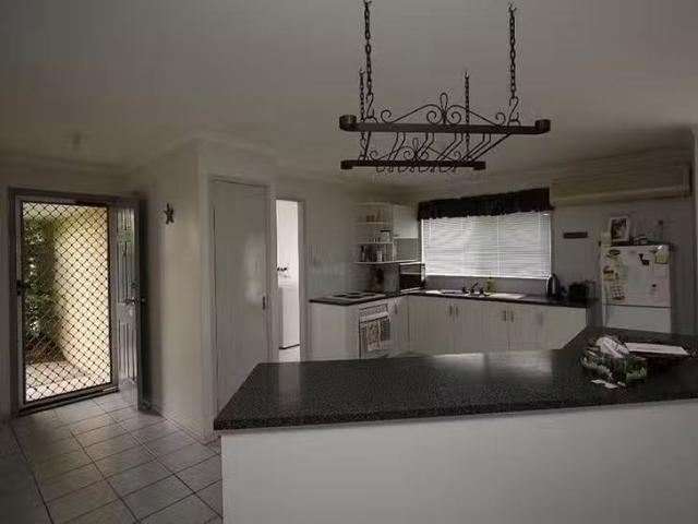 Nice 23 Gumview Close, Regents Park, QLD 4118