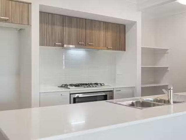 Deal! 23 Sundews Crescent, Armstrong Creek, VIC 3217