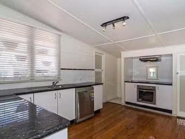 Cheap 23A Stephen Street, South Toowoomba, QLD 4350