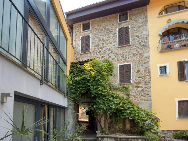 Cozy 2.5 room apartment furnished in the center of Scairolo