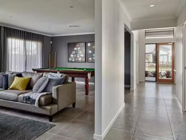 Cozy 2 Bokhara Street, THORNLANDS, QLD 4164 House for Rent