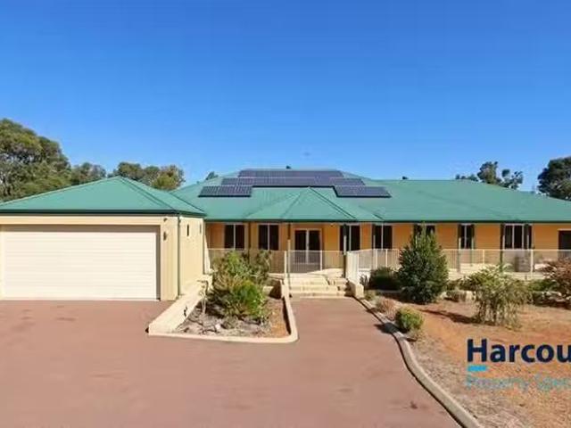 Rental! 2 BA 3 Vellender Road, BEDFORDALE, WA 6112 House for.