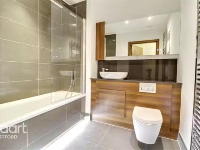 Rental! 2 BA 3 bedroom apartment for rent in William Mundy Way.