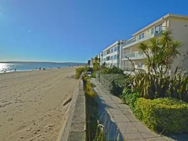 Unique 2 BA 3 bedroom apartment for rent in Banks Road, Sandba.