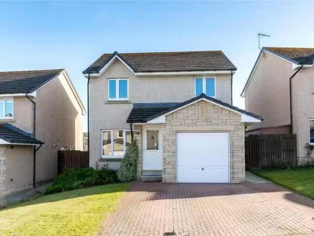 For Rent! 2 BA 3 bedroom detached house for rent in Brockwood.