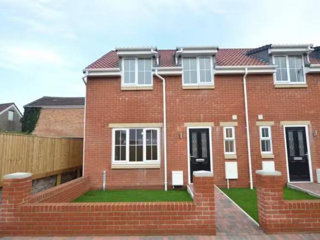 Deal! 2 BA 3 bedroom end of terrace house for rent in George S.