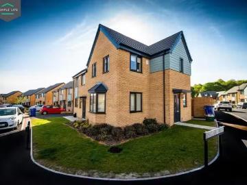 Rental! 2 BA 3 bedroom semi detached house for rent in Brookfi.