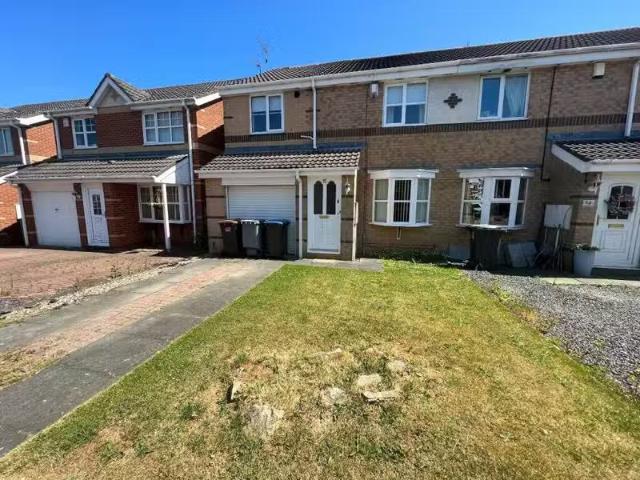 Nice 2 BA 3 bedroom semi detached house for rent in Gardners P.