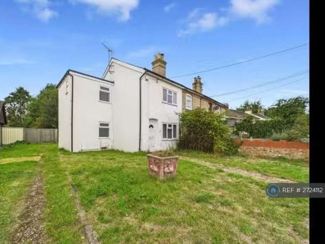 Rental! 2 BA 3 bedroom semi detached house for rent in Phillip.