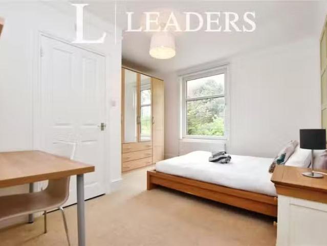 Unique 2 BA 1 bedroom house share for rent in Dunmow Road, Bis.