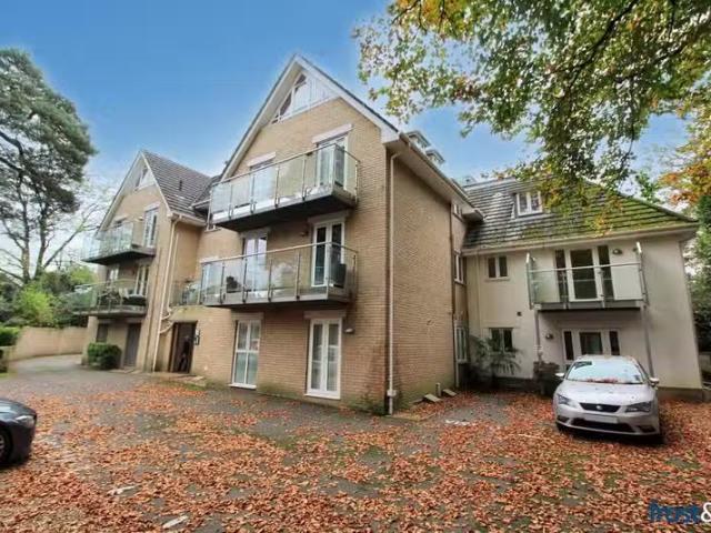 Deal! 2 BA 2 bedroom apartment for rent in Bournemouth Road, A.