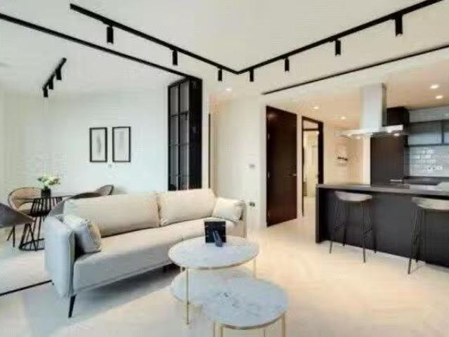 Cozy 2 BA 2 bedroom apartment for rent in One Crown Place, 19.