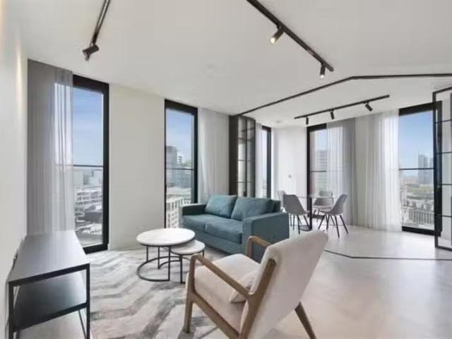 For Rent! 2 BA 2 bedroom apartment for rent in One Crown Place.