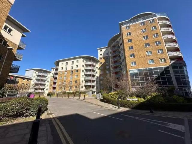 Nice 2 BA 2 bedroom apartment for rent in Pancras Way, London E3