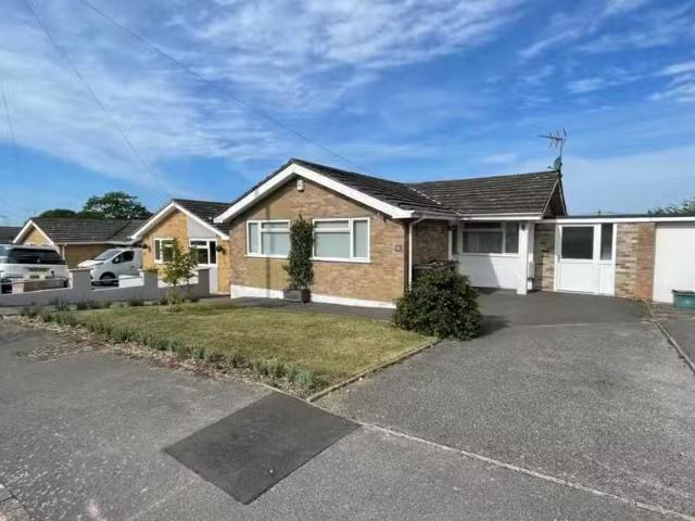 Nice 2 BA 2 bedroom bungalow for rent in Boyte Road, Pimperne.