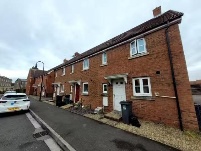 Unique 2 BA 2 bedroom end of terrace house for rent in Worle M.