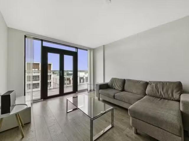 Just in! 2 BA 2 bedroom flat for rent in Beechwood Road, Dalst.