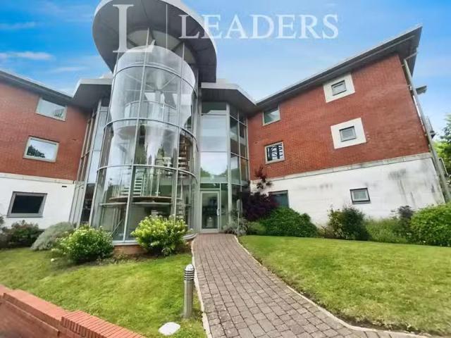 Unique 2 BA 2 bedroom flat for rent in Evesham Road, Redditch.