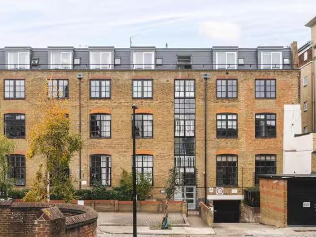 New 2 BA 2 bedroom penthouse for rent in London Wharf, Broadwa.