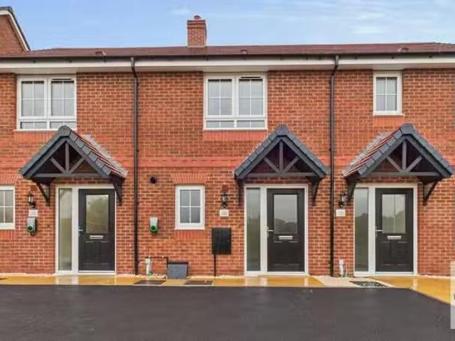 New 2 BA 2 bedroom terraced house for rent in Palin Road, Lind.