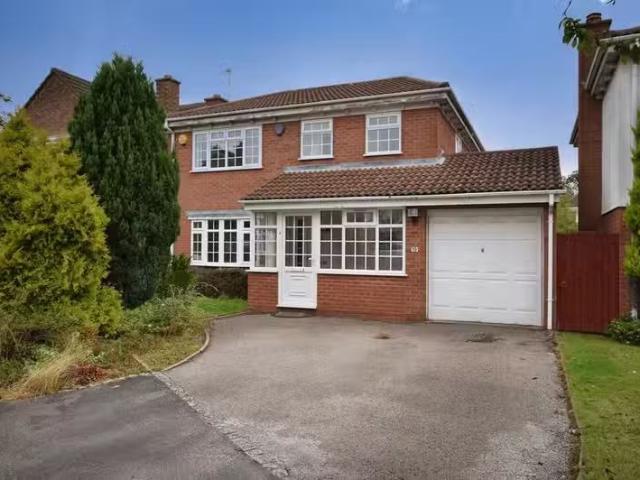 Deal! 2 BA 4 bedroom detached house for rent in Rowthorn Drive.