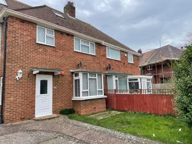 Rental! 2 BA 4 bedroom house for rent in Biggins Wood Road, Ch.